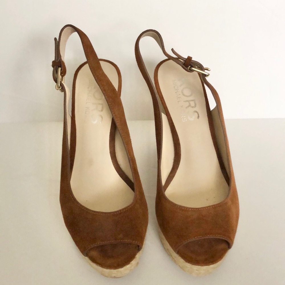 Kors Michael Kors Wedge Sandal. - Picture 3 of 11